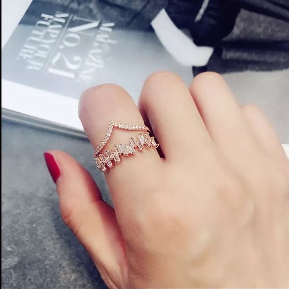 New Women’s Luxury Rose Gold Diamond Ring - Picture 2 of 2